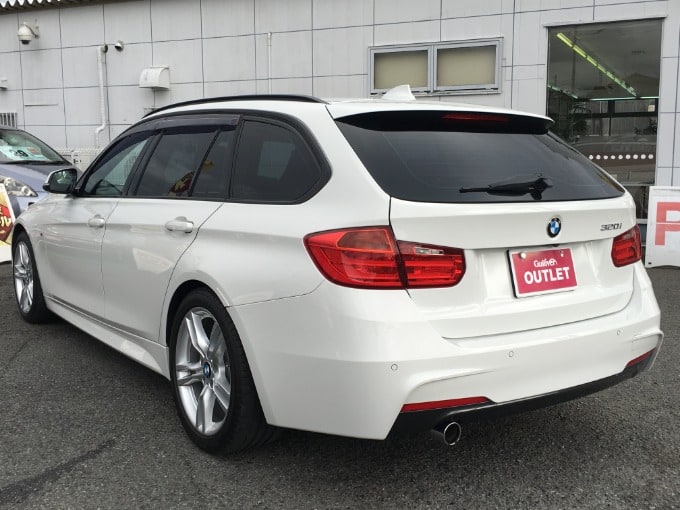 BMW 320i　入荷しました！02