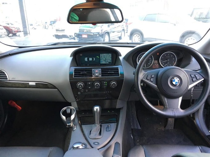 中古車入荷情報　BMW630i03