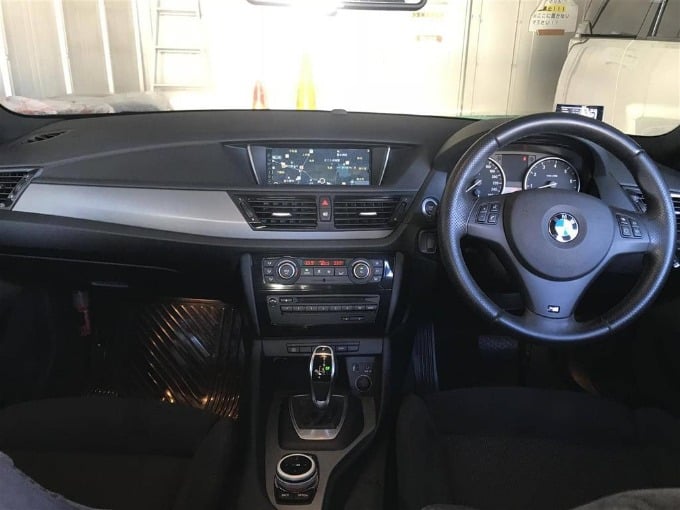 新着入荷情報！　H24年式　BMW X1が入庫致しましたー！！04