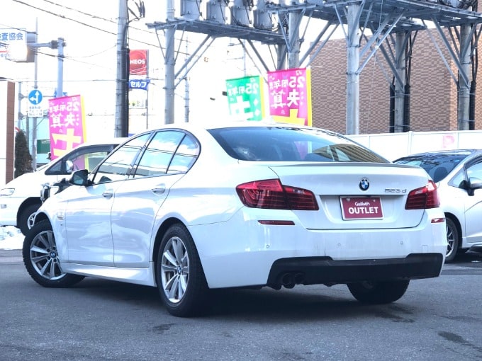 中古車入荷情報　BMW 523d Mスポーツ02