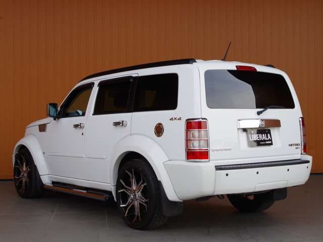 2011 ダッジナイトロ　SXT03