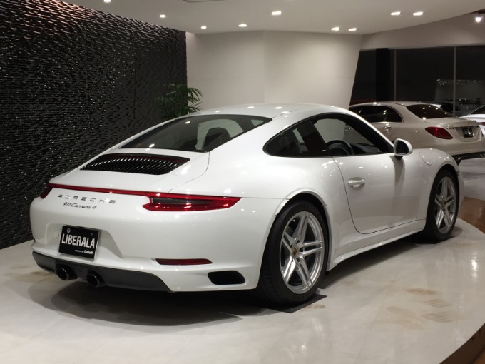 LIBERALA札幌白石から在庫車両『PORSCHE 911Carrera4』のご紹介02