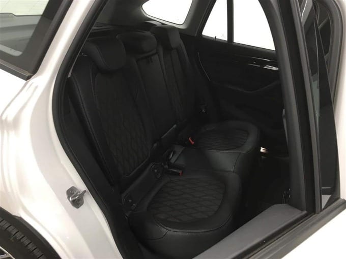 オススメの車きいてみました！【BMW　X１　xDrive】02