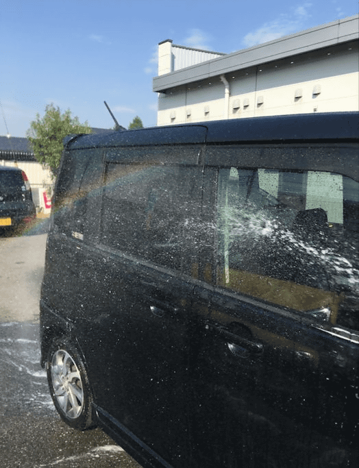 晴天の日の洗車の楽しみ01