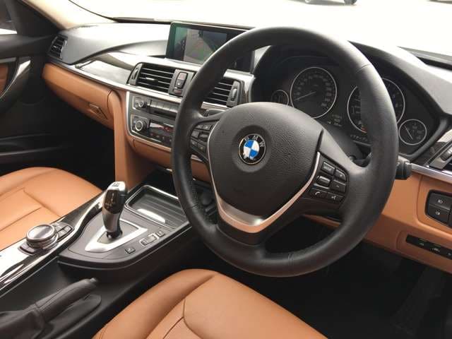 ＢＭＷ320i xドライブ ラグジュアリー 4WD　入荷のおしらせ03
