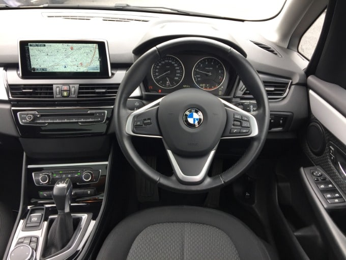 新入荷情報！BMW218i02