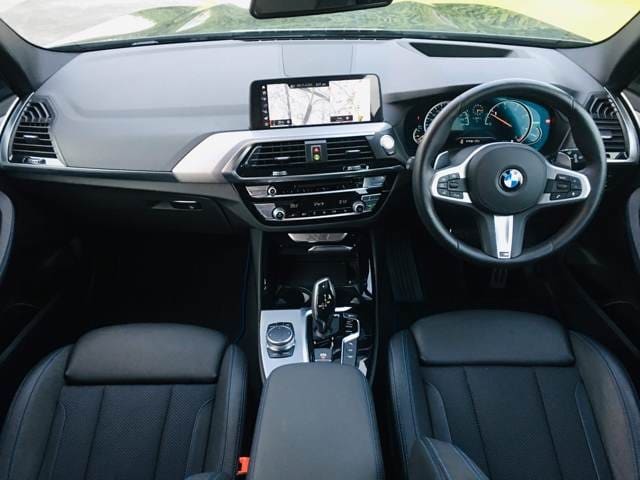 2018年式　BMW　X3のご紹介！02