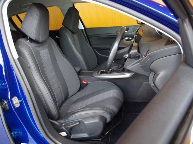 2017 プジョー308アリュールブルーHDi02