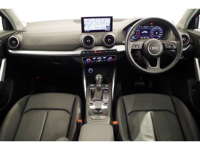 '17 Audi Q2入荷しました02