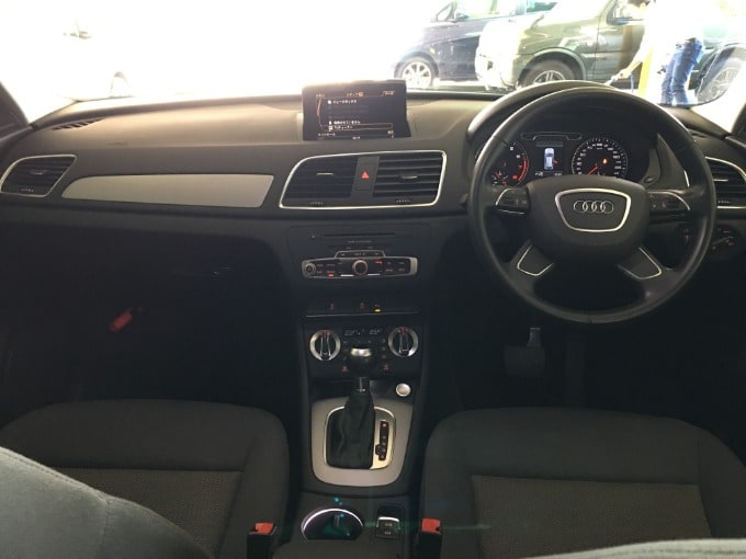 今流行りの大人気SUV　Audi Q3入荷！！03