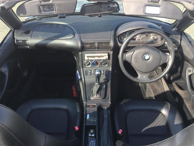 【再掲】【入荷情報】'01 BMW BMW Z3 店頭に展示しております！ / ガリバー中古車情報06