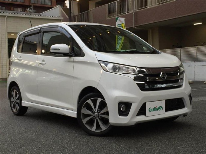 ☆ご入庫のお知らせ☆ H25 日産　デイズ　ハイウェイスターG01