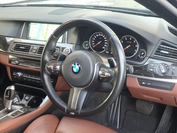 ♪2014年モデル　BMW523i Mスポーツ　入庫しました♪02