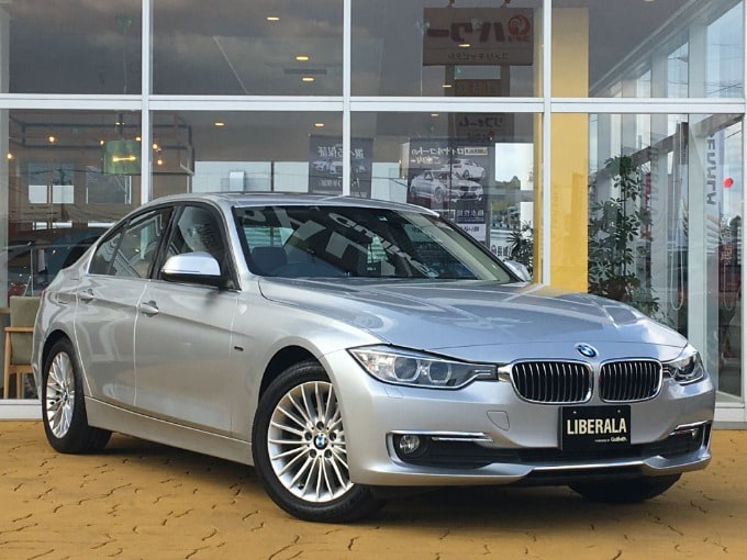 おすすめ車両のご紹介！！　　'14 ＢＭＷ ３２０ｄ01