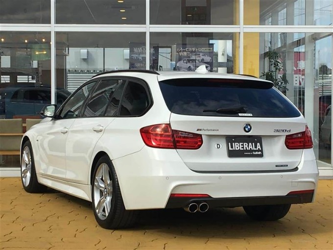 '12 ＢＭＷ ３２０ｄ   ブルーパフォーマンスツーリング Mスポーツ入荷！！02