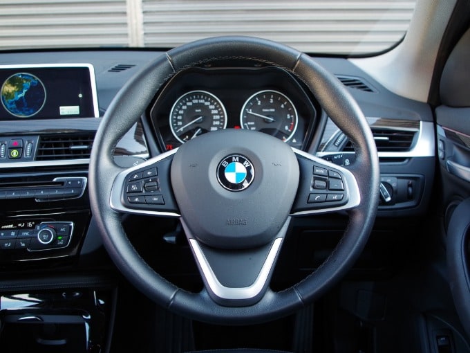 2016年式　BMW  X1 xDrive18d Xライン入庫 ！！！！！03
