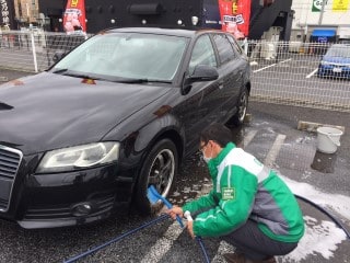 お預かり車両洗車中！01