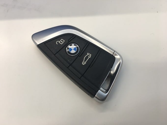 輸入車豆知識】電池交換のご紹介！〜BMW〜01