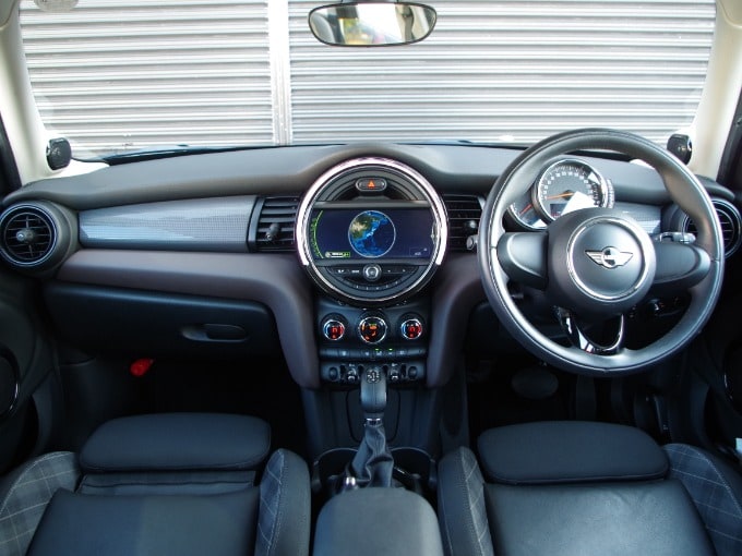 またまたMINIクーパー入庫しました！！！02