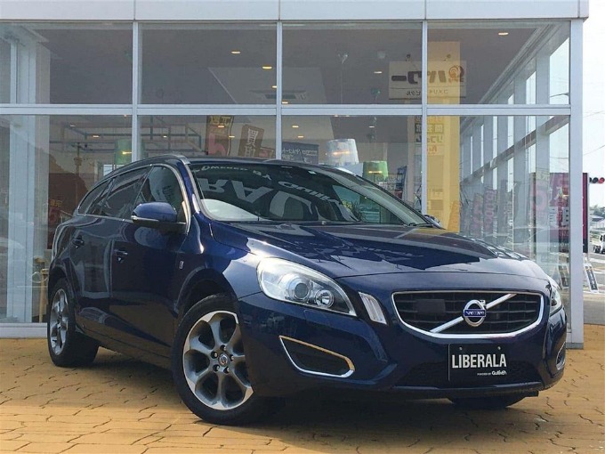 '13 ボルボ Ｖ６０ オーシャンレース エディション入荷しました！！！01