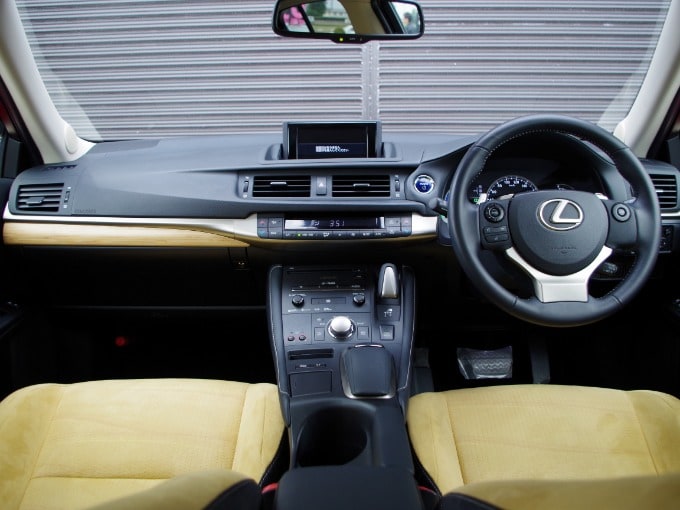 2015年式　レクサス　CT　200h　バージョンC  ＣＴ02