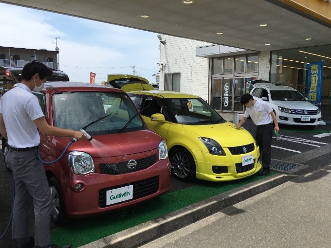 展示車両ピカピカに！01