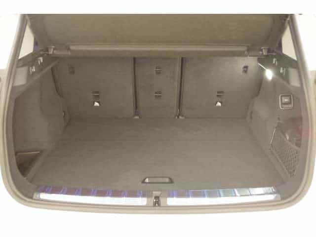 お車のご紹介☆【BMW　X１sDrive】05