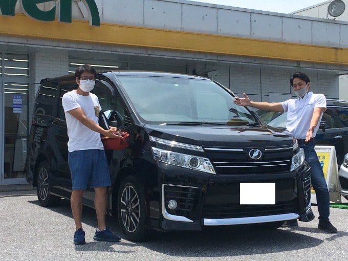 祝★ご納車　トヨタ　ヴォクシー01