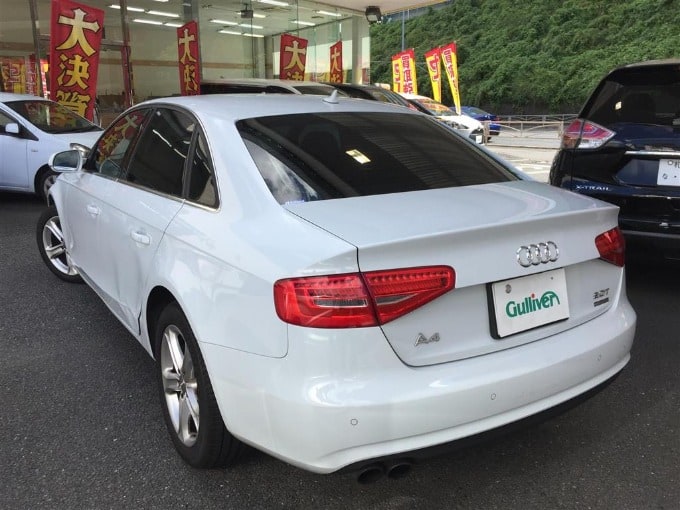 中古車入荷情報　'13 アウディ Ａ４ ２．０ ＴＦＳＩ（ディーラー車）ガリバー 第二京浜鶴見店03