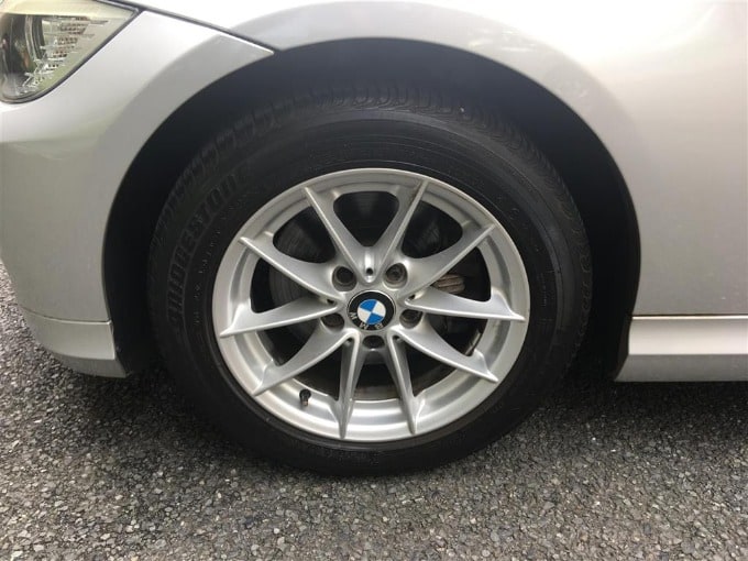 中古車入荷情報　'10 ＢＭＷ ３２０ｉ ツーリング ガリバー 第二京浜鶴見店03