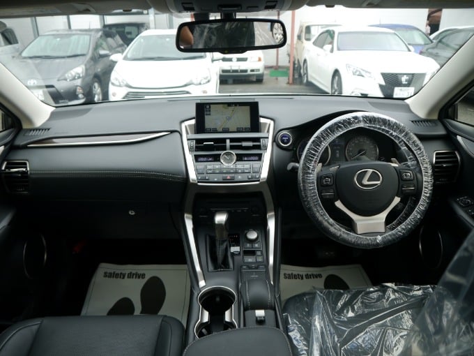 ★☆ LEXUS NX300h バージョンL 入荷しました ☆★02