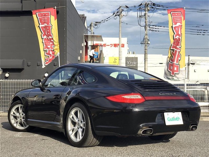 高級車の代名詞 ポルシェ911カレラ４登場！！02