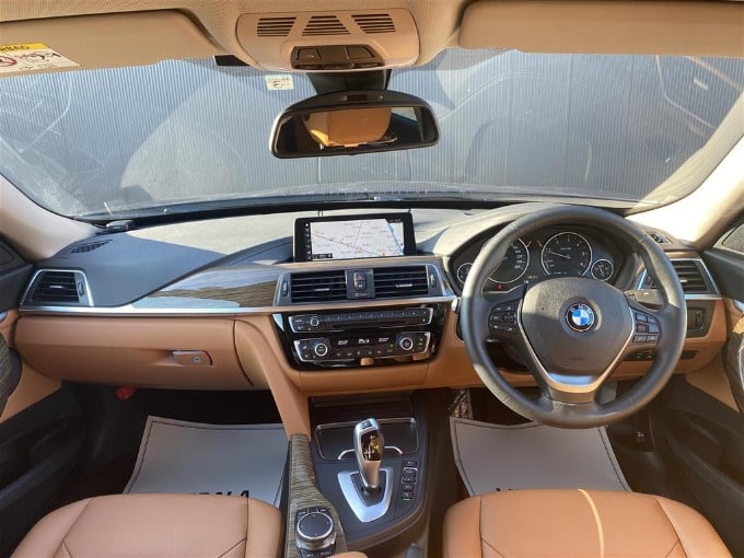  '18 ＢＭＷ ３２０ｄ ｘＤｒｉｖｅ グランツーリスモ ラグジュアリー入荷しました！！02