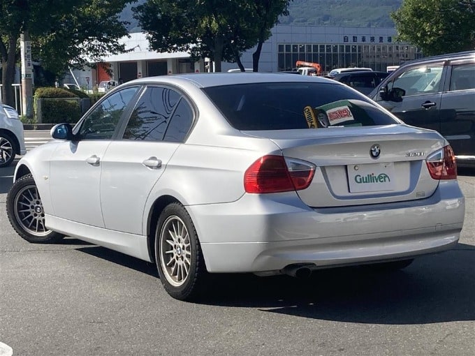 ★☆新着車両のお知らせ★☆【BMW　BMW320i（ディーラー車）】02