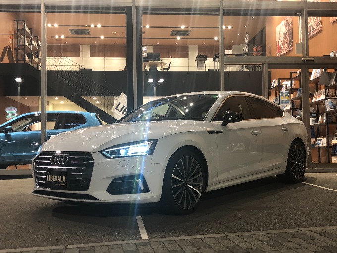 新着車両のご紹介　アウディ　A5スポーツバック01