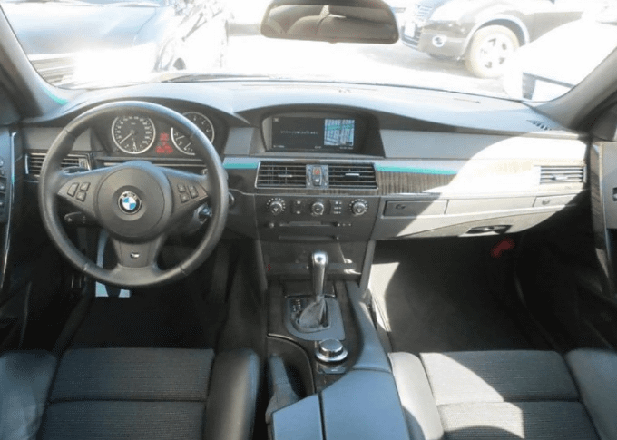 BMW 530i　の入庫情報です！！02