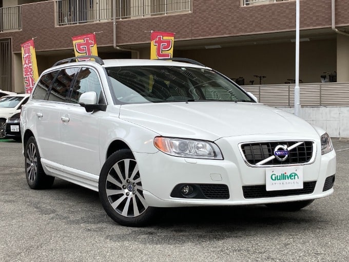 ☆ご入庫のお知らせ☆ H24 ボルボ V70 T4SE01