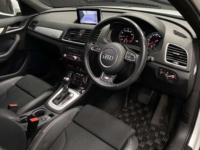 Audi Q3　2.0 TFSI クワトロ 180PS　入荷のお知らせ03