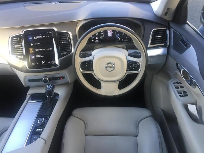 【他店入荷情報】 '18 ボルボ ＸＣ９０ Ｔ５ ＡＷＤ モーメンタム（ディーラー車）03