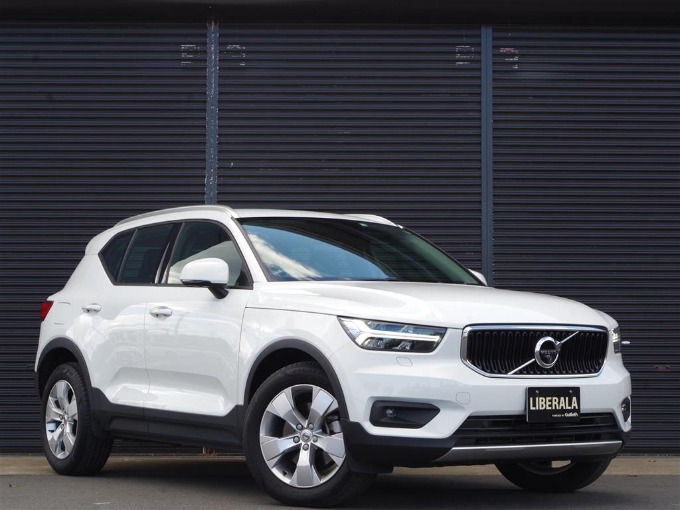 '19 ボルボ ＸＣ４０ Ｔ４ ＡＷＤ モメンタム01