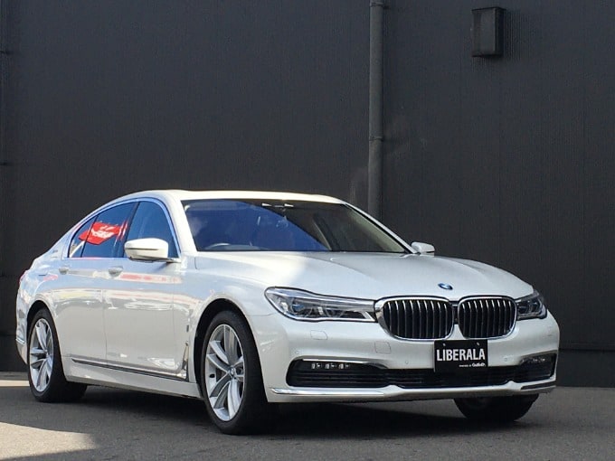 H29 BMW 740e iPerformance 01