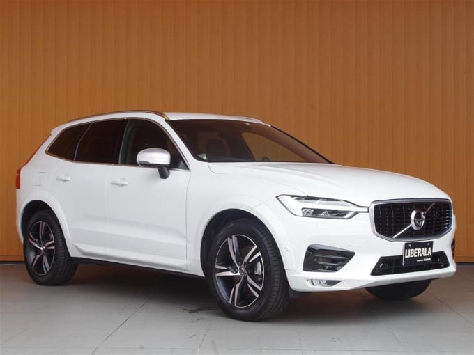 【他店入荷情報】'19 ボルボ ＸＣ６０ Ｄ４ ＡＷＤ Ｒデザイン（ディーラー車）01