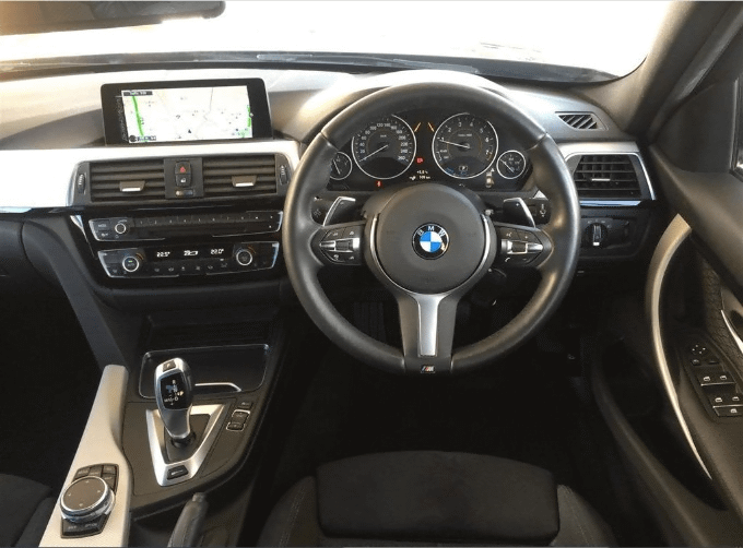 ◇新着在庫！　'16 ＢＭＷ ３３０ｅ Ｍスポーツ（ディーラー車）黒！！　入荷しました！！◇03