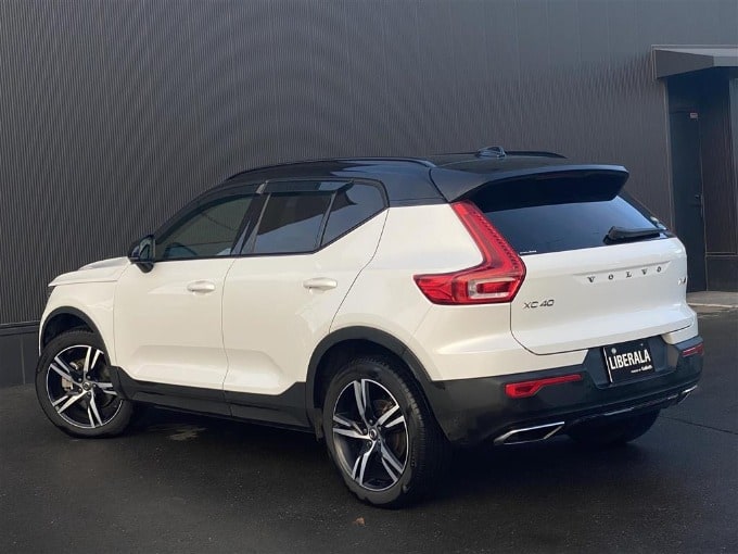 `１９ボルボXC40　T4　AWD　Rデザイン入庫しました♪02