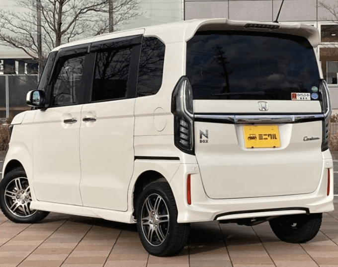 スタッフ小宮オススメ車両【H29 NBOXカスタム G Lターボホンダセンシング】02