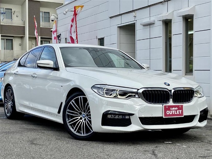 オススメ車両！【ＢＭＷ ５２３ｄ Ｍスポーツ（ディーラー車）】01