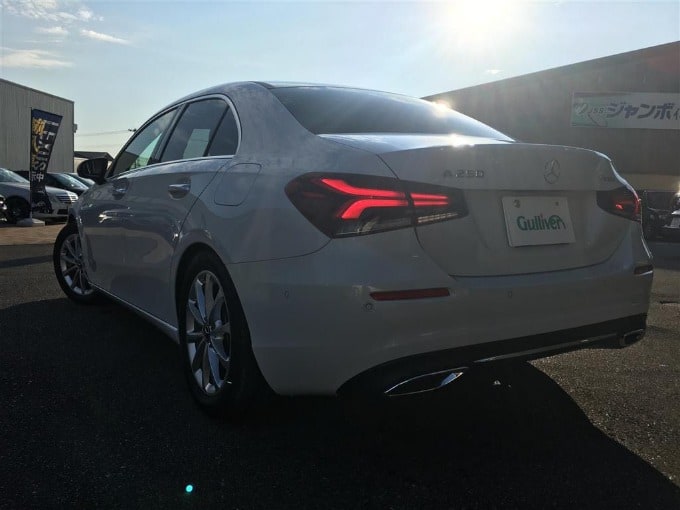 【他店入荷情報】 '19 Ｍ・ベンツ Ａ２５０ ４ＭＡＴＩＣ（ディーラー車）02