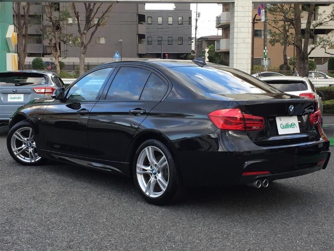 18 ＢＭＷ ３２０ｄ Ｍスポーツ（ディーラー車）　10千キロ　309.9万円　12/21 現在展示中03