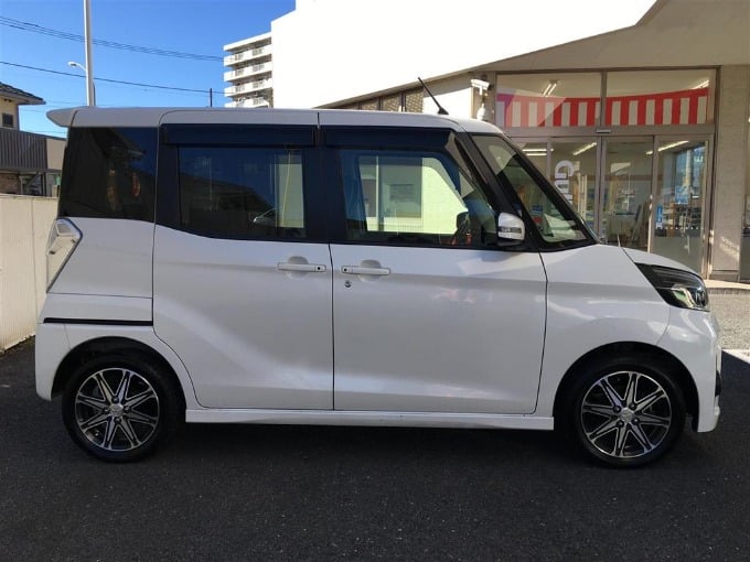 中古車入荷情報　H29 三菱 ｅＫスペース 　　ガリバー釜利谷店02