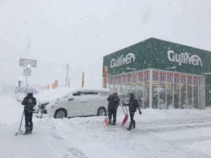 雪にも強いお車取り揃えています。01